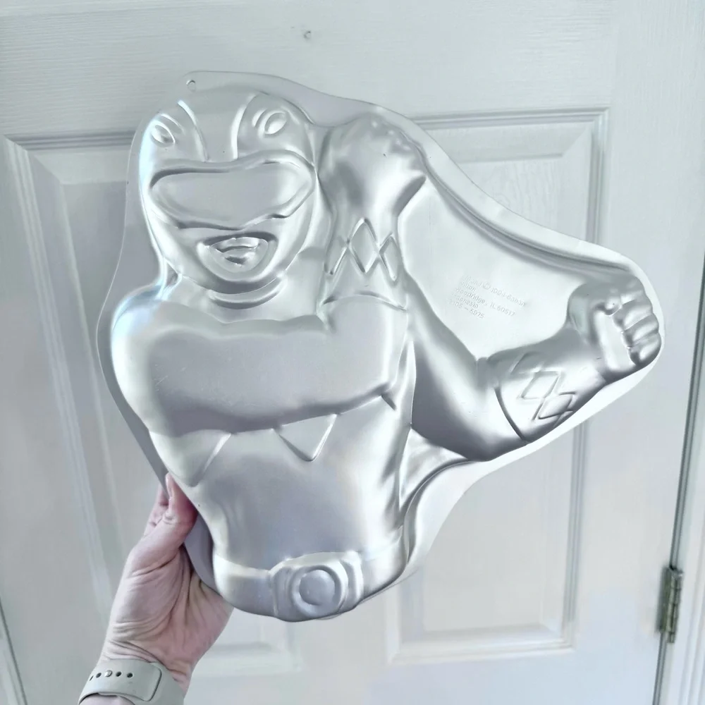 Wilton 1994 Red Power Ranger Cake Pan – NWT